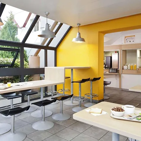 Hotell Hotelf1 Grenoble Universite Gières