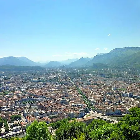 Hotelf1 Grenoble *