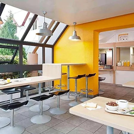 Hotelf1 Grenoble Universite *