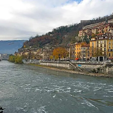 Hotell Hotelf1 Grenoble Universite *